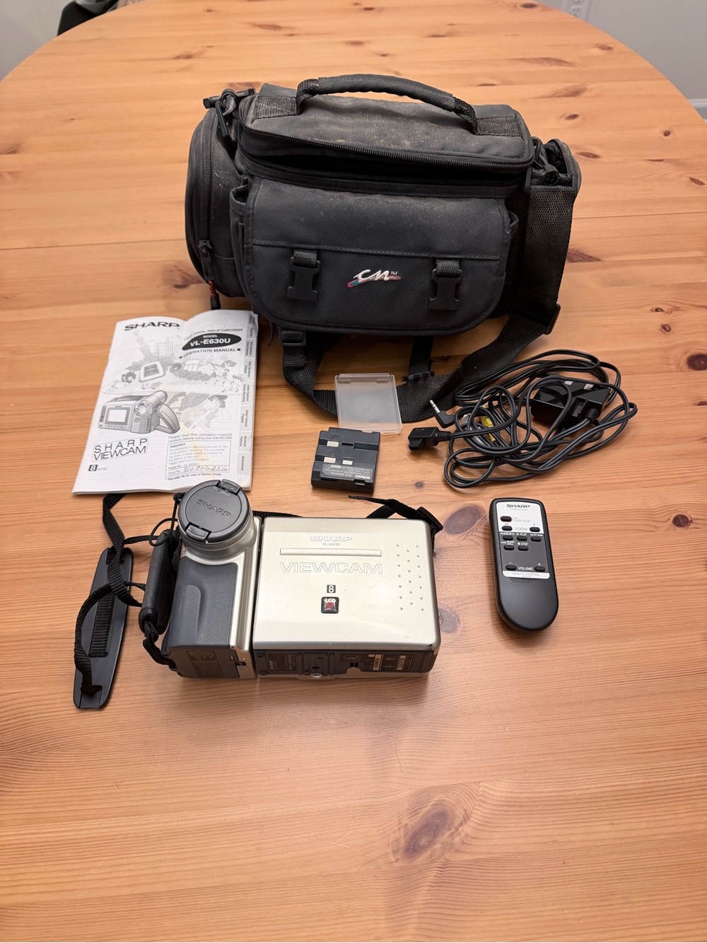 Sharp Viewcam VL-E630U Video8 SD Handheld Camcorder 18x/360x 3in LCD Silver
